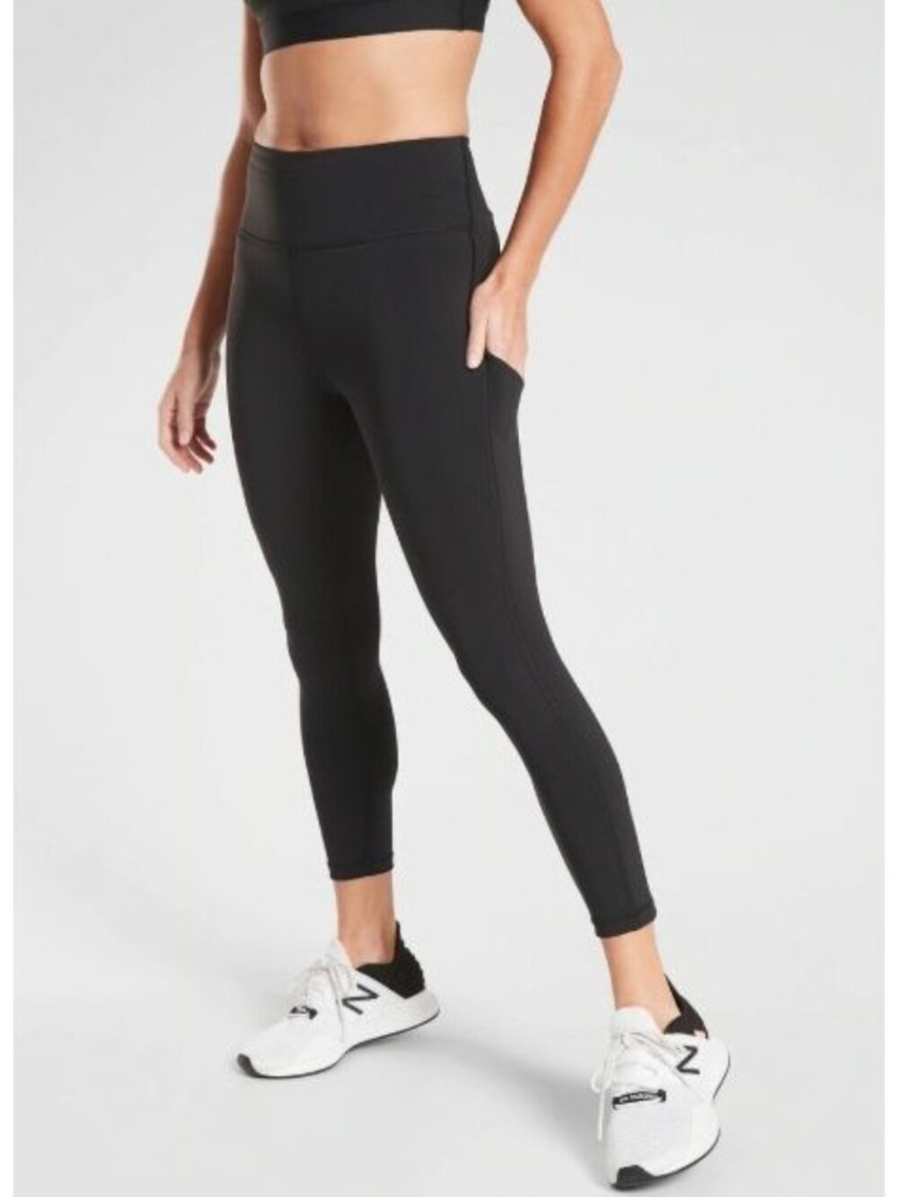 ATHLETA ultimate stash pocket 7/8 leggings in black size M